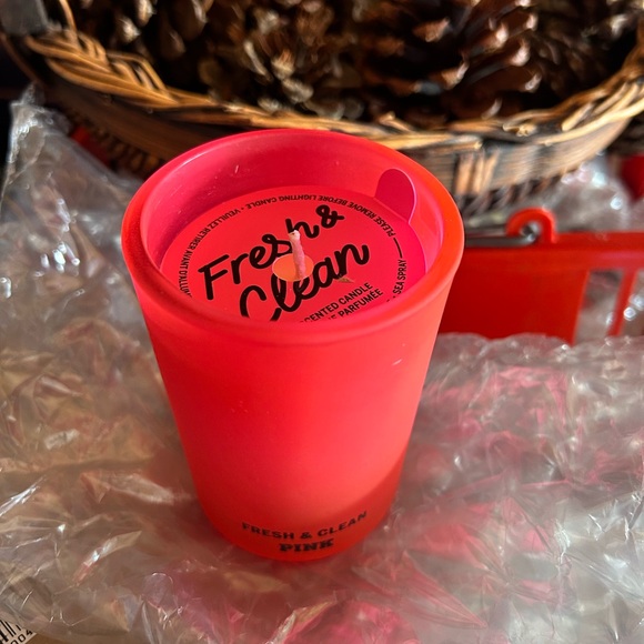 VS PINK candle - Picture 2 of 2